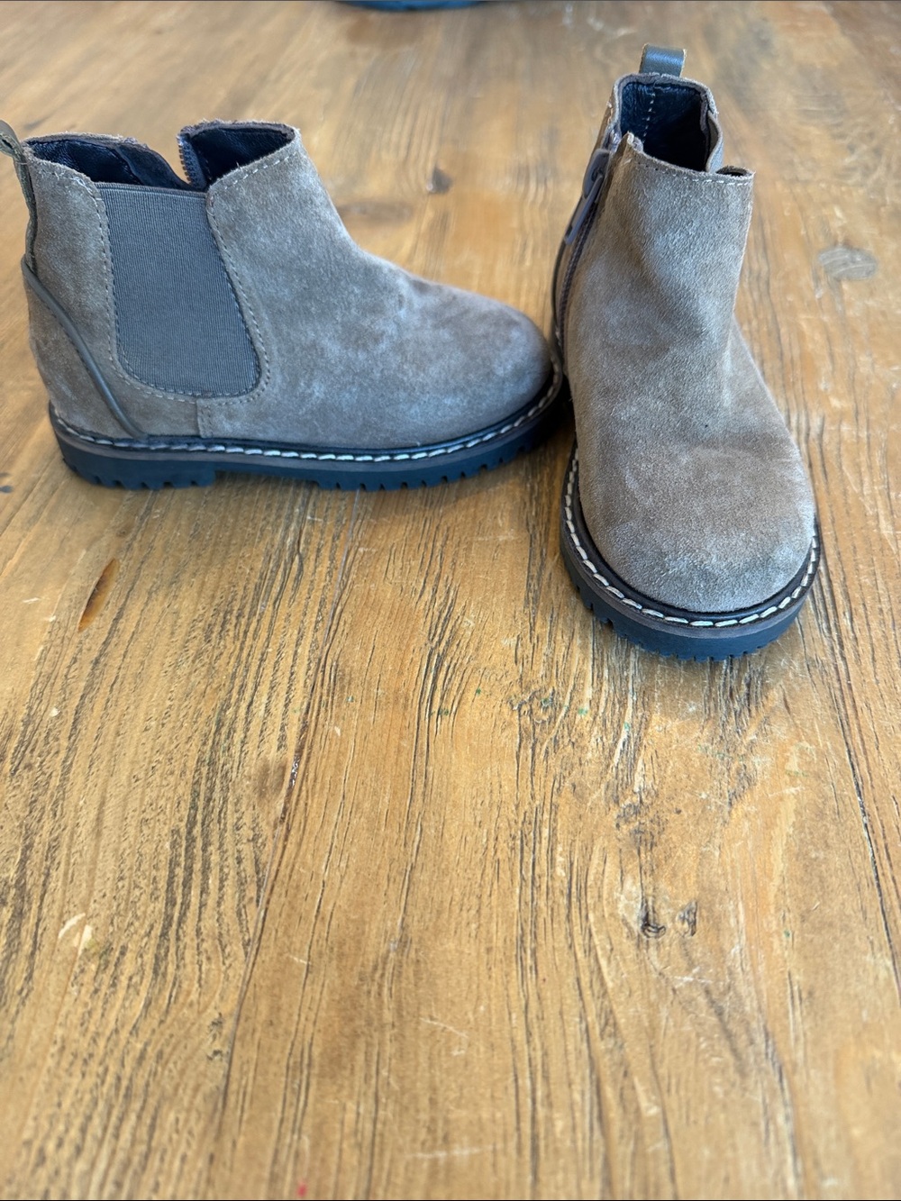 Zara Kids Suede Chelsea Boots in Taupe